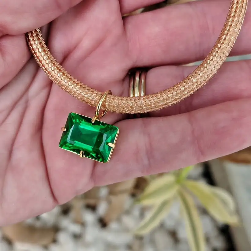 Colar Esmeralda Dourado